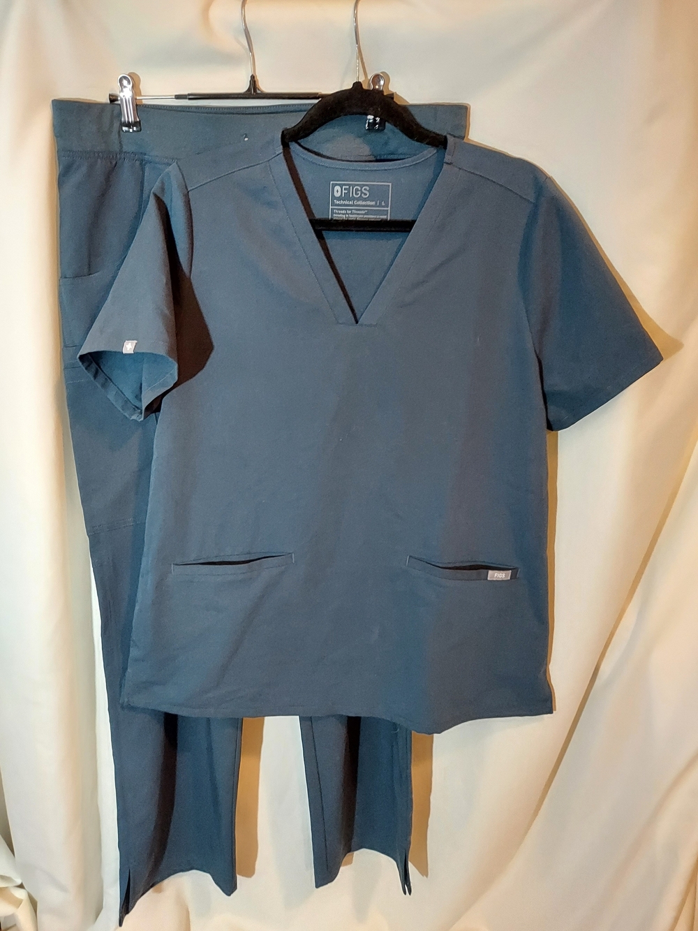 FIGS Technical Collection Casma 3-Pocket Scrub Set - Size L - Dark Harbor
